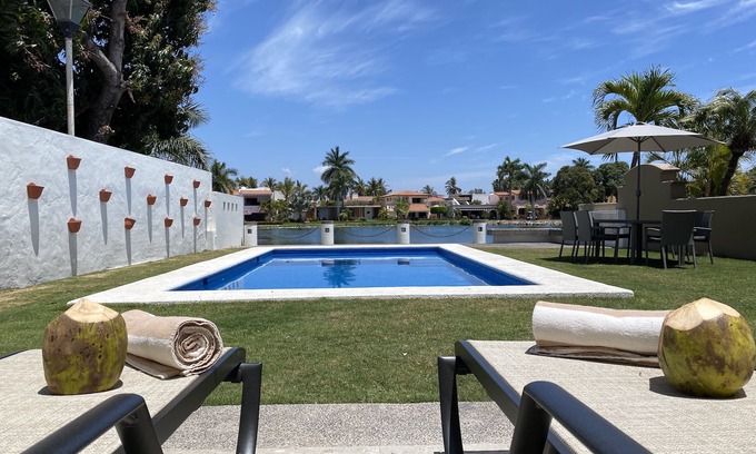 El Cid Maison | House with pool and lake view