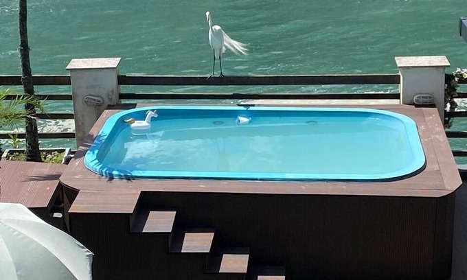 Joatinga Cabine | House with pool in Joá with access to the lagoon. (Rental of the entire space)