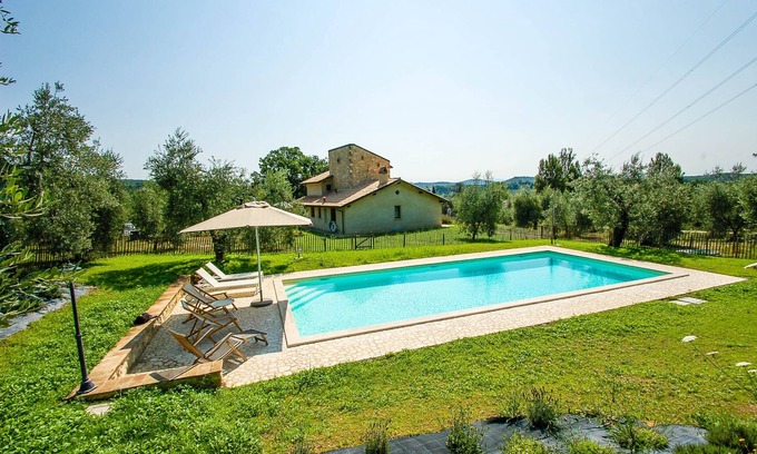 Amelia Maison | Maison avec piscine privée et cloturé à 5km de la ville Amelia. Endroite calme