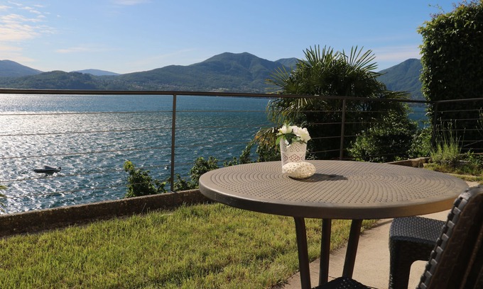 Resiga Appartement | maison avec jardin privé et vue magnifique sur le lac