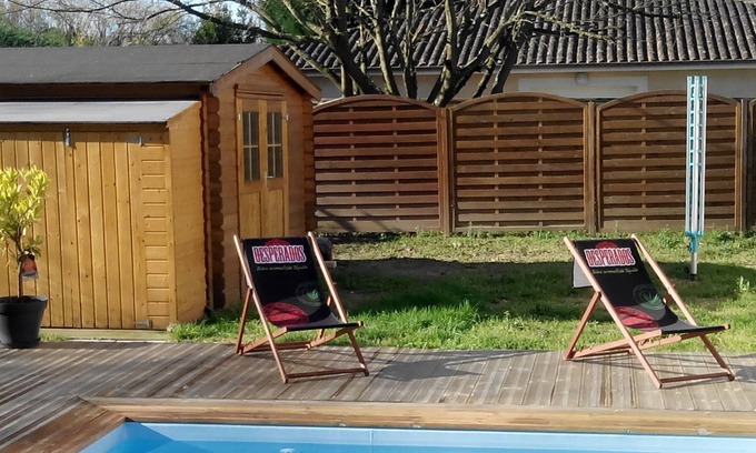 Ambares-et-Lagrave Maison | House with swimming pool near Bordeaux