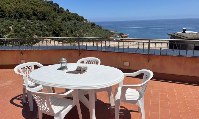 Cervo Maison | Maison avec terrasse vue sur mer et place de parking