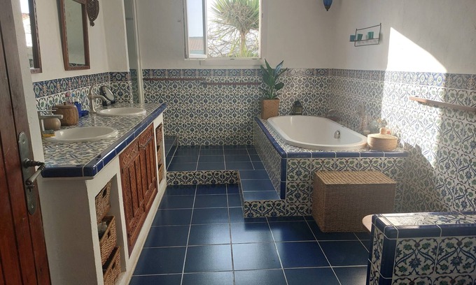 La Jarrie Maison | House with swimming pool and large garden in the countryside near La Rochelle