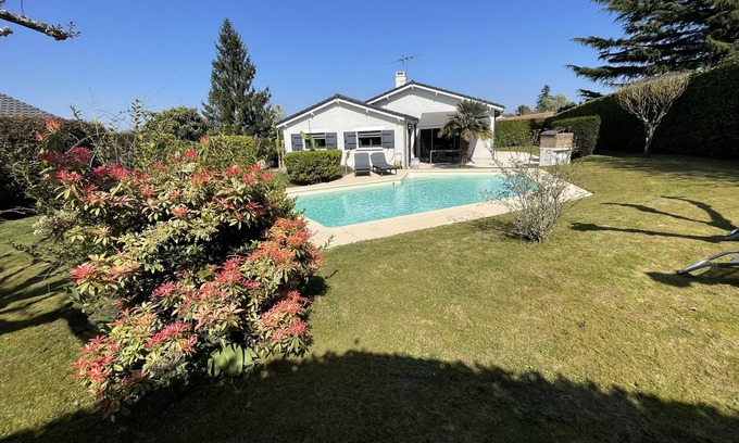 Quinsac Maison | Maison avec piscine à 15 minutes de Bordeaux