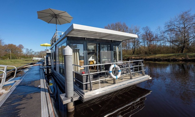 Bad Bederkesa Maison | Houseboat 5 Sea King. Close to nature and on the water.