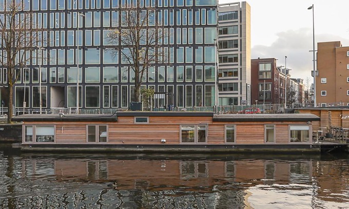 Weesperzijde Lit Et Petit-Déjeuner | HouseBoat next to AMSTEL