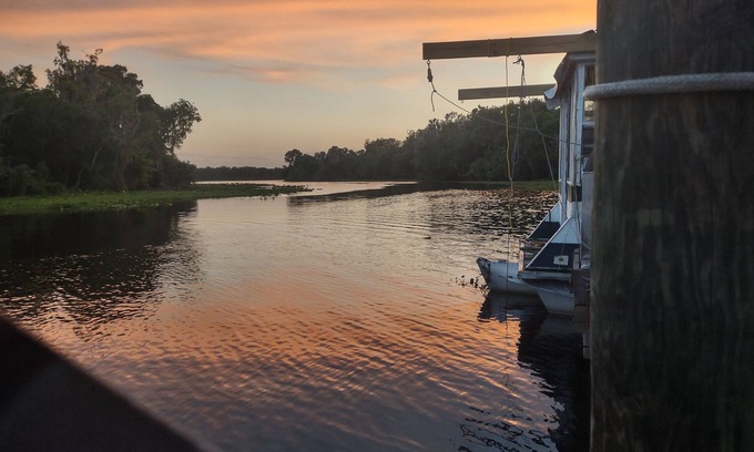 Pierson Location De Bateaux | Houseboat Shanty on St Johns River Florida
