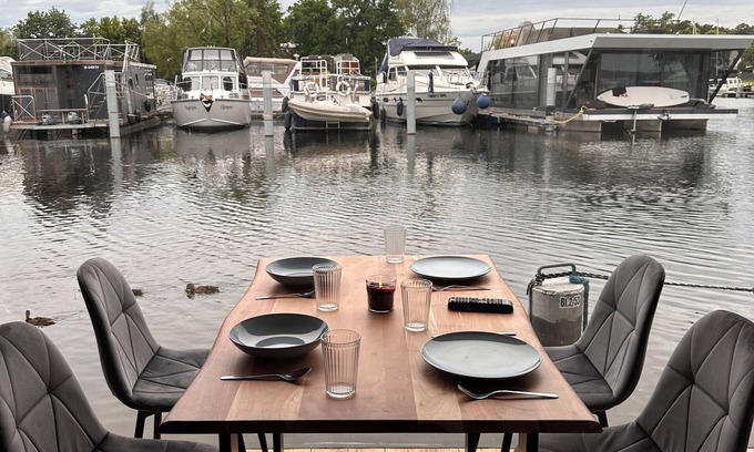 Schmoeckwitz Location De Bateaux | Houseboat with sauna & fireplace - pure relaxation on the water surrounded by nature
