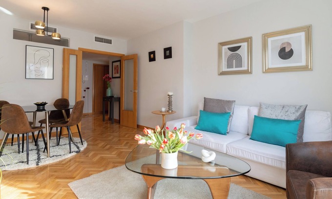 Prosperidad Appartement | Housing with swimming pool and parking in the same building.