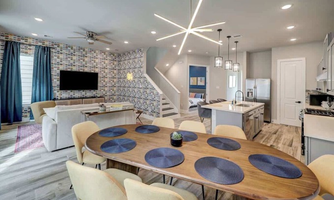 Greater Heights Maison | Houston Heights Luxury Escape –Near Downtown & NRG