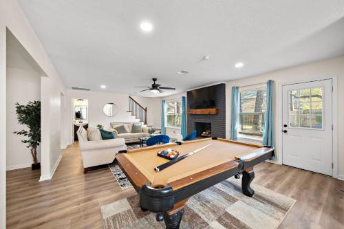 Ponderosa Forest Maison | Houston Stay Game Room Bbq Yard Sleeps 16