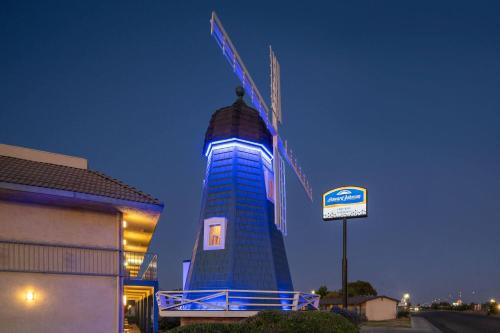 Ceres Hôtel | Howard Johnson by Wyndham Modesto Ceres