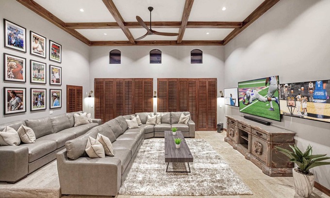 Paradise Valley Village Maison | HOZHO' Estate on the Course (POOL and SPA HEAT INCLUDED)
