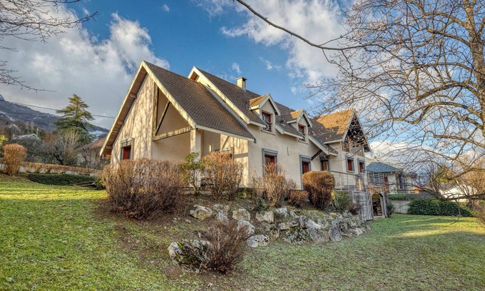 Seyssins Maison | #HP | La maison des Lilas 🫐| Grande maison familiale, 12 couchages, jardin