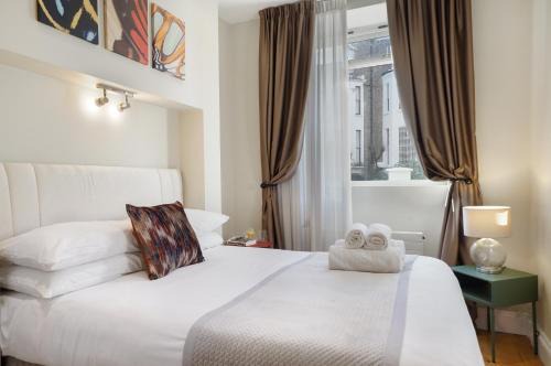 West Kensington Appartement | HR2 - Charming 1-Bed near Holland Park - by Short Stories London