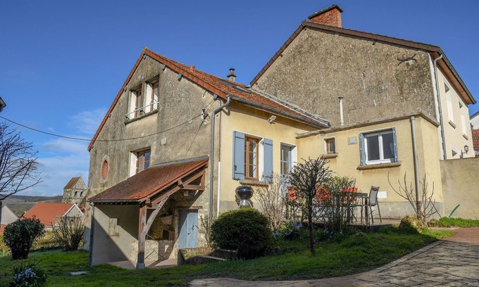 Oeuilly Maison | https://my.virtualplanadvantage.com/tour/gite-du-rempartLe gîte du Rempart