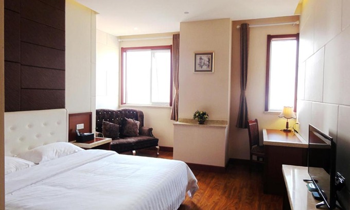 Pichaiyuan Hôtel | Hua Qi Kaiserdom Hotel Zhongshan Road St Michael's Cathedral and Zhanqiao Pier Qingdao