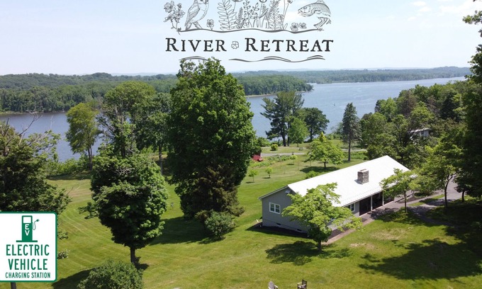 Coxsackie Maison | Hudson River Retreat- Spectacular Views- Pet friendly🐕 Wheelchair Accessible♿