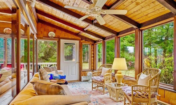 Valatie Maison | Hudson Valley 10 Bedroom Compound with pond and tennis court