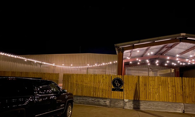 Patterson Cabine | HUGE 11 BD 6 BA CABIN! BAR AND GOLF SIMULATOR INSIDE, OUTDOOR KITCHEN/PROJECTOR
