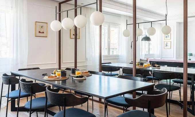 Eixample Appartement | Huge 4 bed/4bathensuite, same block as gaudi house