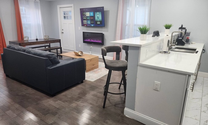 Newark Maison | Huge 5BR in Best Location ~ 25 Min to NYC