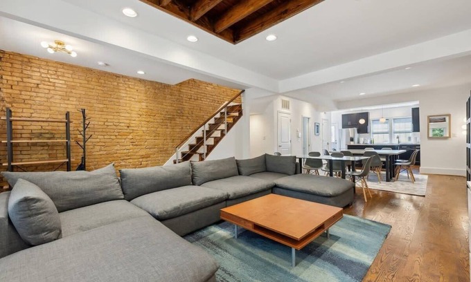 Petworth Maison | Huge 6 Queen Bed home with two decks & Parking