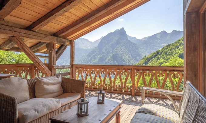 La Baume Chalet De Ski | Huge Chic Chalet for Skiing & Summer Fun, Morzine & Avoriaz