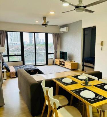Usj 1 Appartement | Huge City View balcony - Netflix