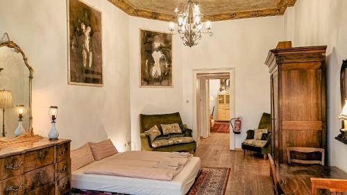 Schoeneberg Appartement | Huge-Elegant-Art 5 Beds Flat in Schöneberg