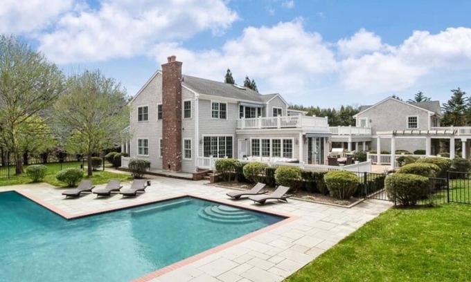 Menantic Creek Maison | Escapade très spéciale à Shelter Island avec bain à remous et piscine, près de la plage