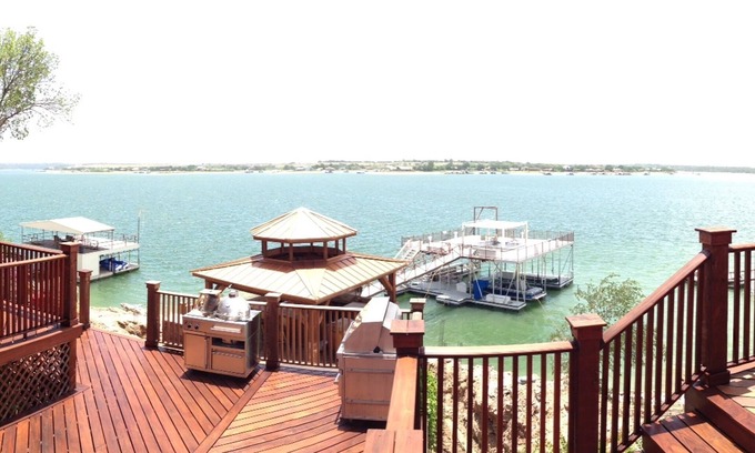 Graford Maison | Énorme maison du lac avec une vue magnifique, un quai et un accès au lac - 19 personnes