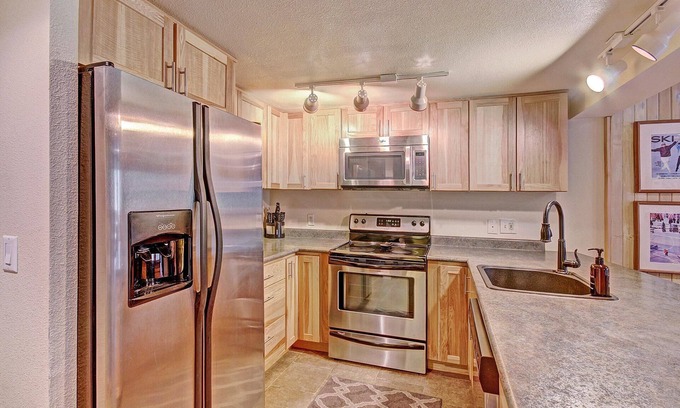 Copper Mountain Copropriété | Huge Ski In/Ski Out Condo. CM116