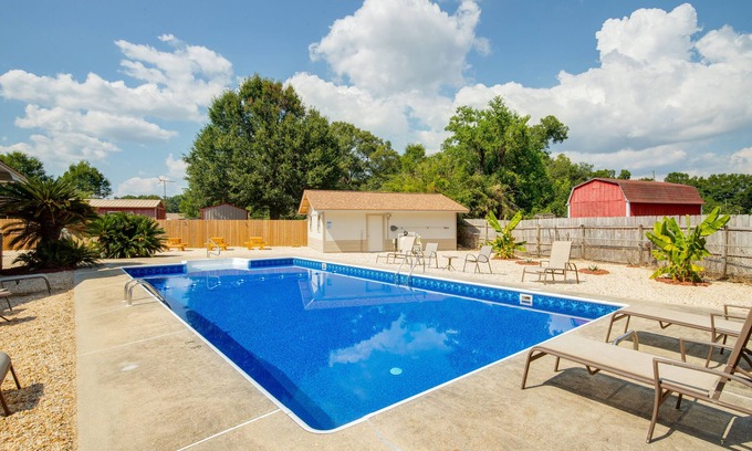 West Pensacola Maison | HUGH PRIVATE POOL - Game/Fitness room, close to popular attractions and beach!