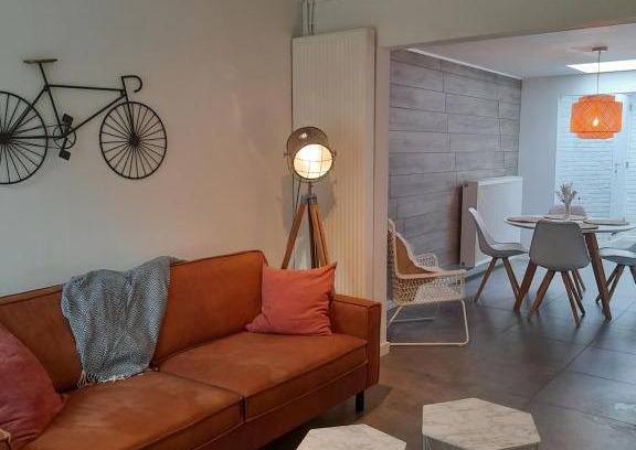 Geraardsbergen Maison | Huisje op de Muur van Geraardsbergen