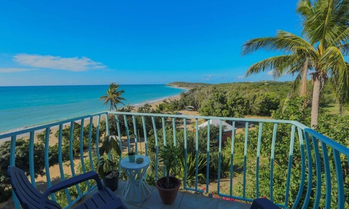 Estate Granard Maison | Hummingbird Beach Hideaway - all 6 apts & grounds