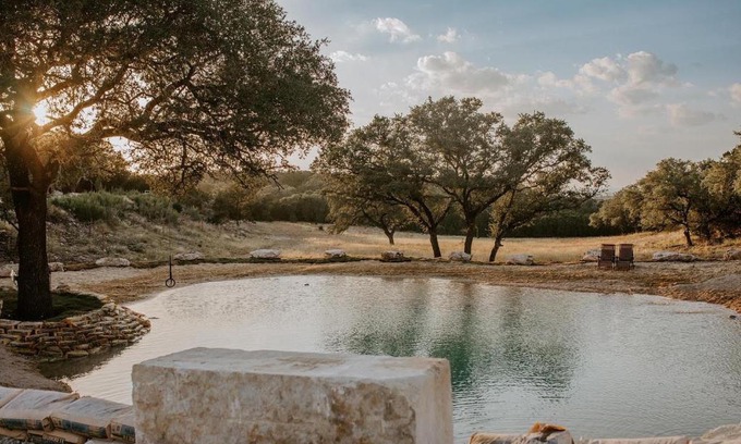 Spring Branch Maison | Hummingbird Haus - Hill country views on 20 acres with firepit