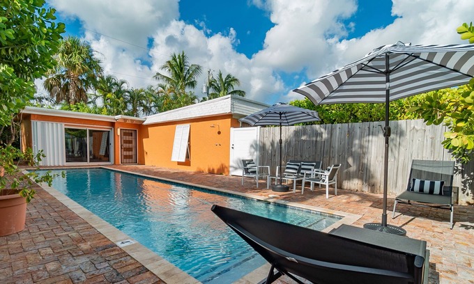 Sunshine Park Villa | New Hummingbird Private Pool Cottage 2/2 In Flamingo Park Downtown Beach, Shops & Restaurants