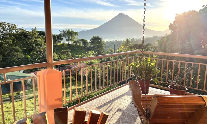 El Millon Maison | Hummingbird Suite - Spectacular Views of Arenal Volcano and Lake