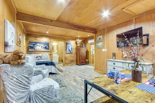 Folsom Appartement | Hunt, Fish and Explore Tranquil Hideaway in Folsom!