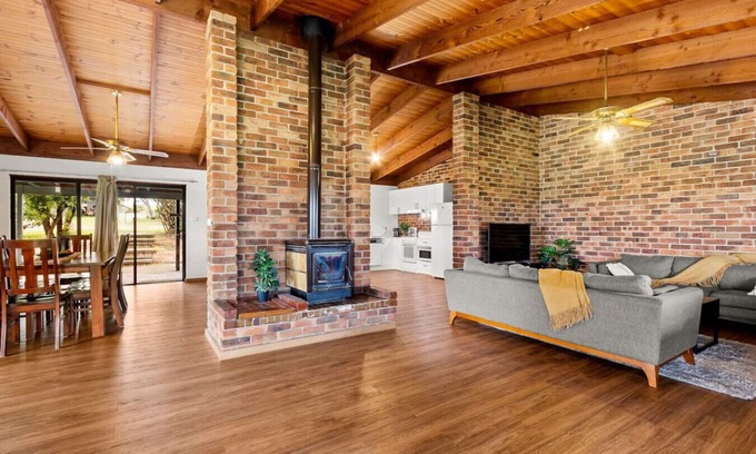 Whittingham Maison | Hunter Valley Country Vineyards 2 Homes Pets Heated PoolGames Room