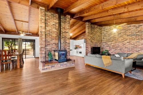 Whittingham Maison | Hunter Valley Homes Pets Heated Pool
