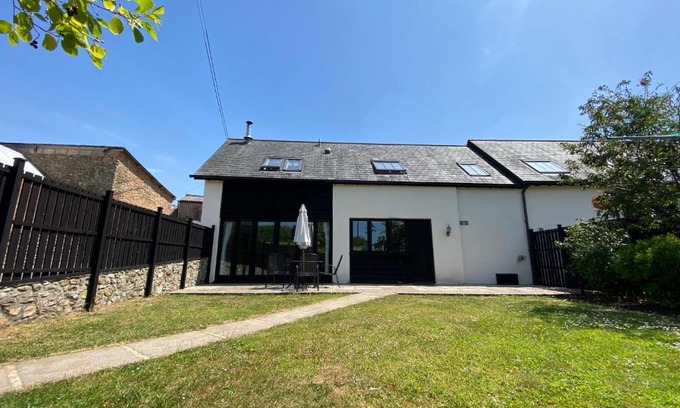 Honiton Maison | Hunters Moon