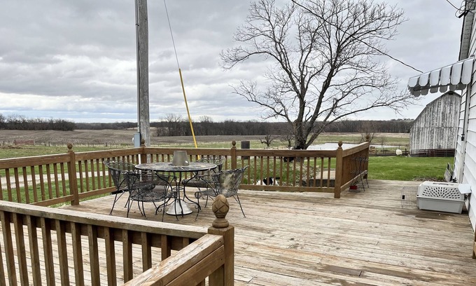 Dawn Autre | Hunters Paradise 3. 2 miles from Bunch Hollow Conservation.