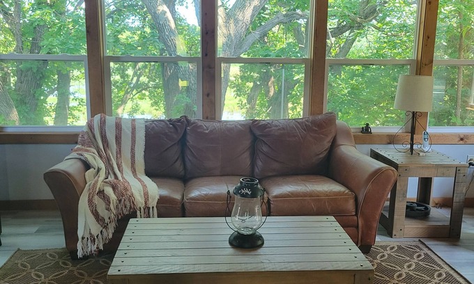 Holmesville Cabine | Hunters Paradise, cozy 2-bedroom cabin in quaint Crab Orchard.