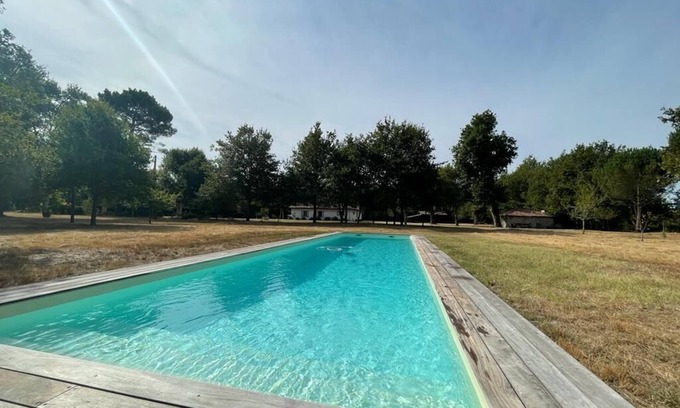 Sore Maison | RELAIS DE CHASSE AU MILIEU D UN AIRIAL