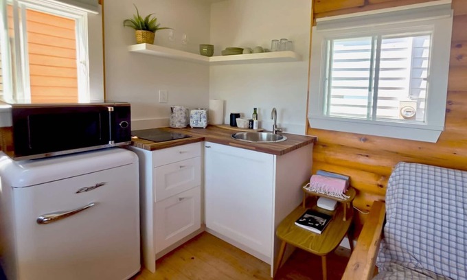 Hunts Point Cabine | Hunts Point 1-BR Coastal Retreat - Cottage # 7