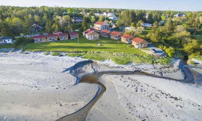 Hunts Point Cabine | Hunts Point 2-BR Coastal Retreat - Cottage #10