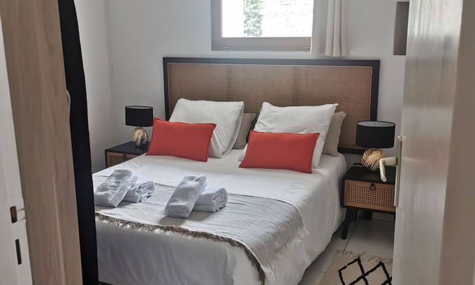 Chaille-les-Marais Appartement | HUPPE FASCIEE, Gîte indépendant 2 pers, Piscine chauffée, Sud Vendée Littoral