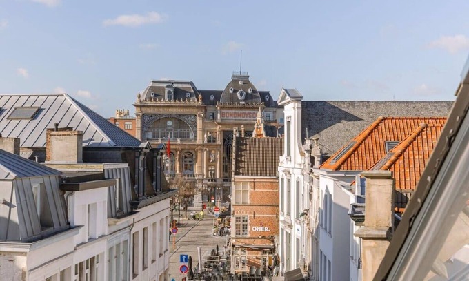 Ghent City Centre Appartement | Huswell - Bright apartment overlooking the 3 towers of Ghent
